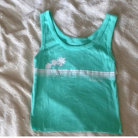 Lot Of 3 Billabong Volcom Surf Cropped Tee/Tank Size M NWOT - Picture 3 of 4